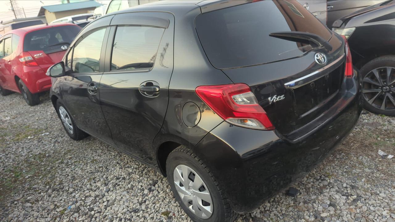 2014 Toyota Vitz 